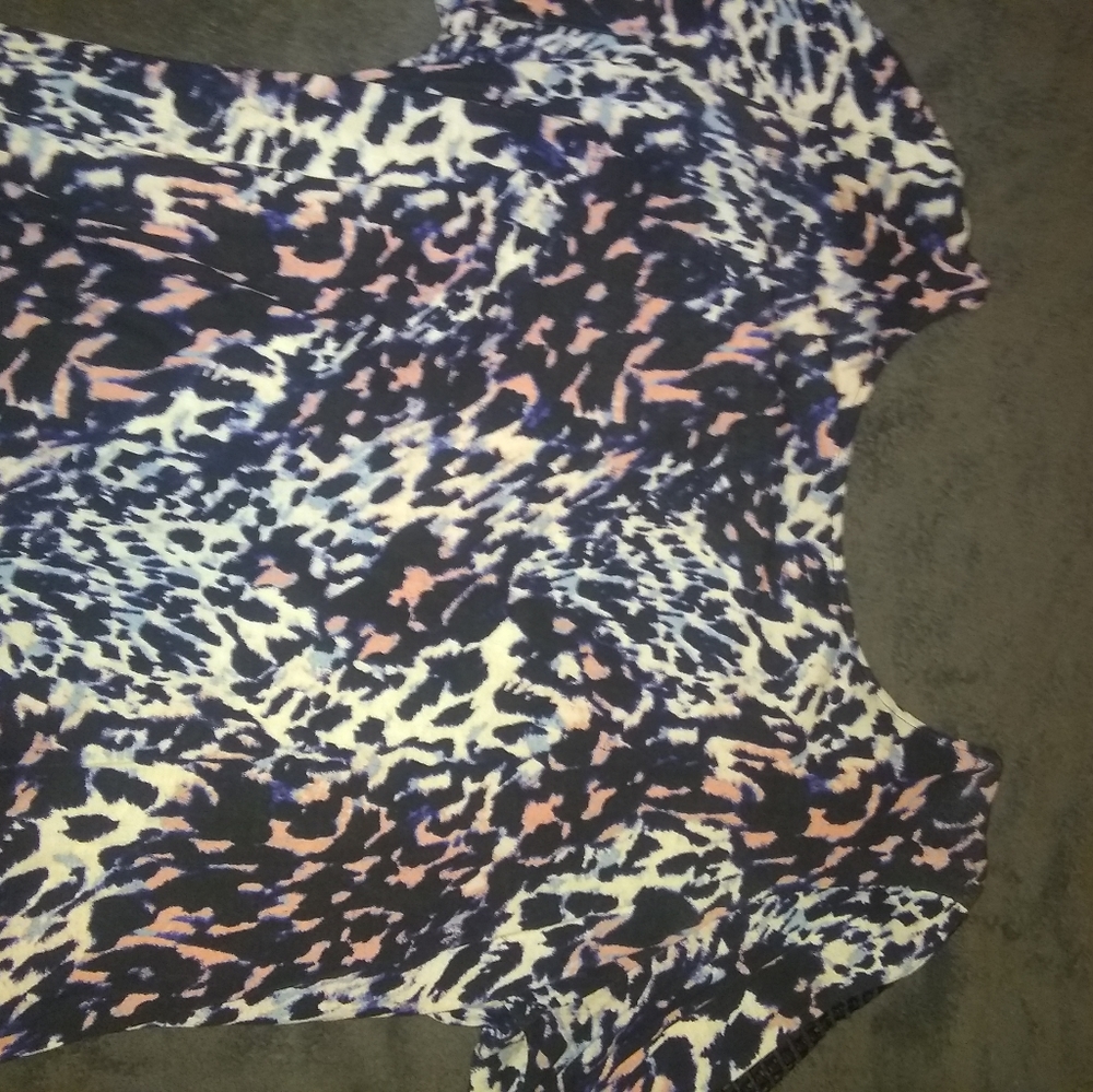 Multi color pattern blouse - Picture 2 of 5